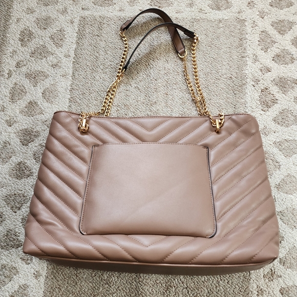 A New Day Quilted Chain Bag - Picture 8 of 9